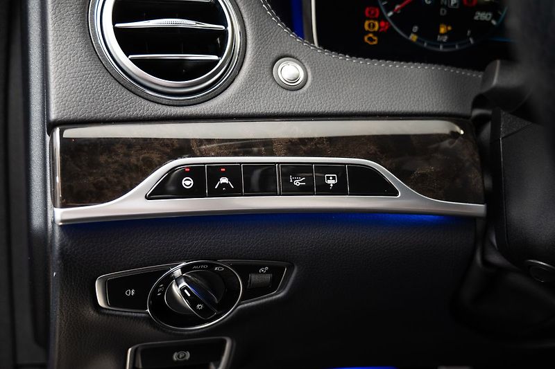 Mercedes-Benz Třídy S d L 4MATIC Burmester/360/LED - fotka 19 z 23