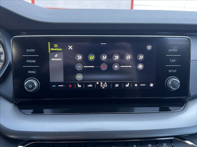 Škoda Octavia 2,0 TDI 85kW Active Combi - fotka 36 z 37