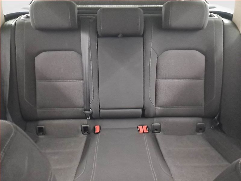Volkswagen Passat (2018) 2.0 TDI, Automat, Navi - fotka 10 z 21