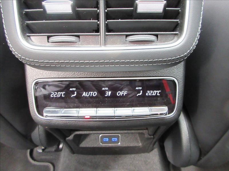 Mercedes-Benz GLE 53 AMG Prem+, Burm, Nez. DPH - fotka 32 z 40