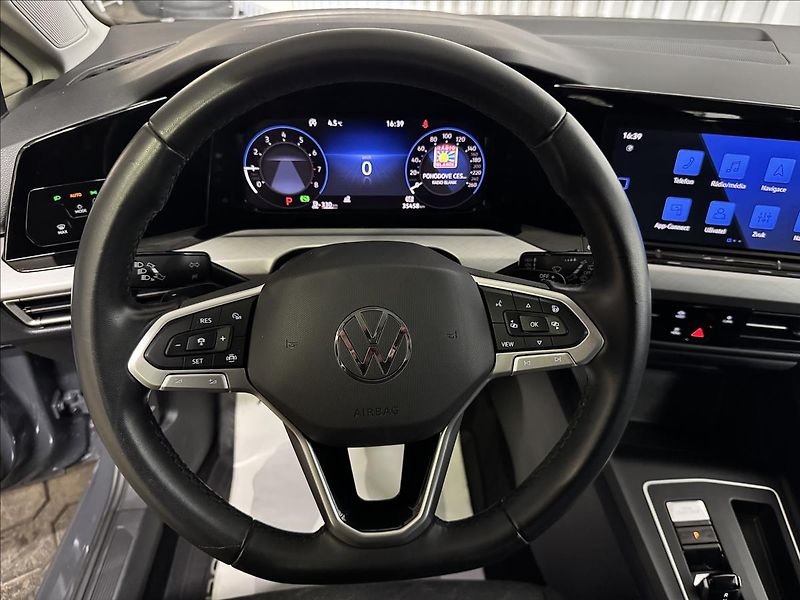 Volkswagen Golf 1.5TGI 96kW DSG ACC 2XKOLA DPH - fotka 17 z 41
