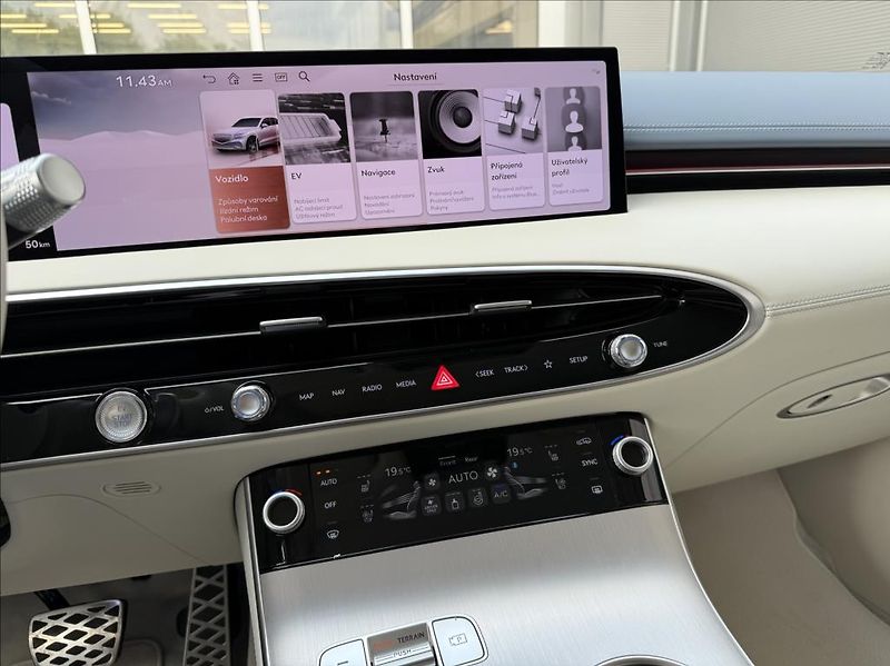 Genesis GV70 AWD  FL Electrified Premium - fotka 16 z 23