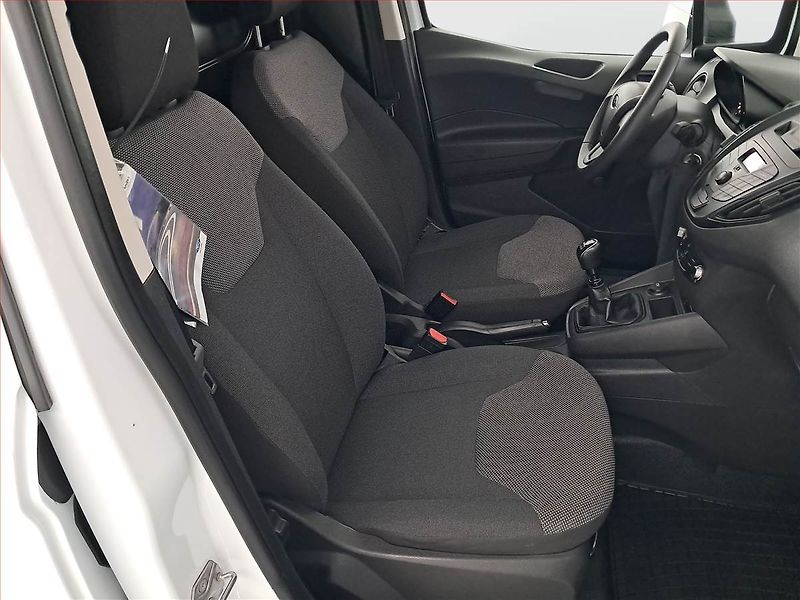 Ford Transit Courier (2019) 1.0 EcoBoost, ČR - fotka 7 z 11