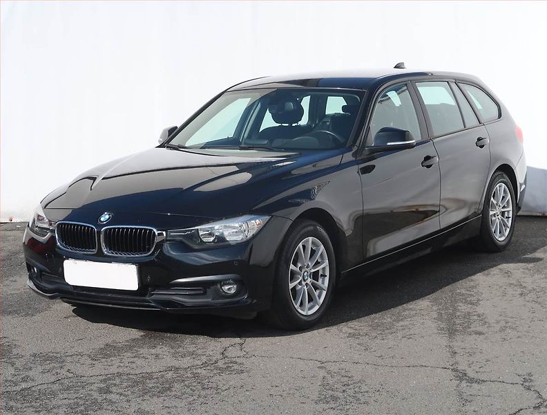 BMW Řada 3 (2017) 320 d xDrive, 4X4, Automat - fotka 2 z 20