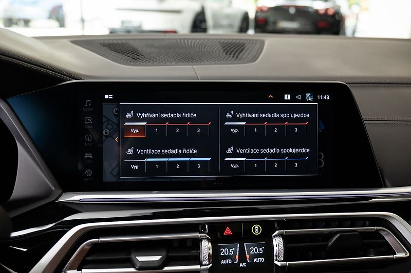 BMW X7 M50i/360/HarmanKardon/Pano - fotka 13 z 31