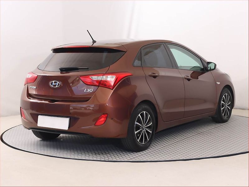 Hyundai i30 (2013) 1.6 MPI, Serv.kniha, Tempomat - fotka 5 z 17