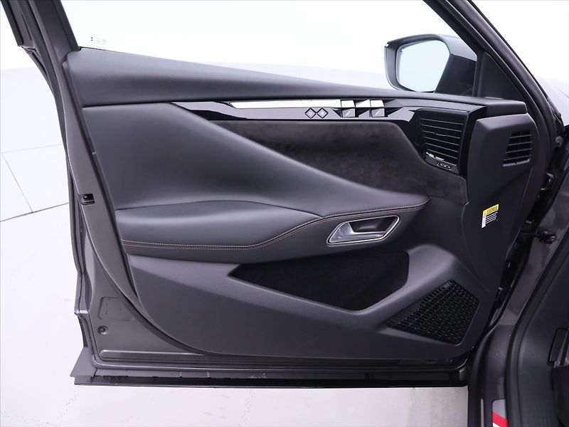 DS Automobiles DS4 1,6 PureTech 165kW Aut. CZ - fotka 10 z 37