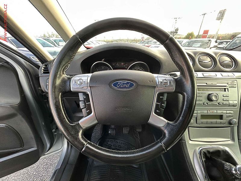 Ford S-MAX (2006) 2.0TDCi 7míst, STK9/28 - fotka 12 z 17