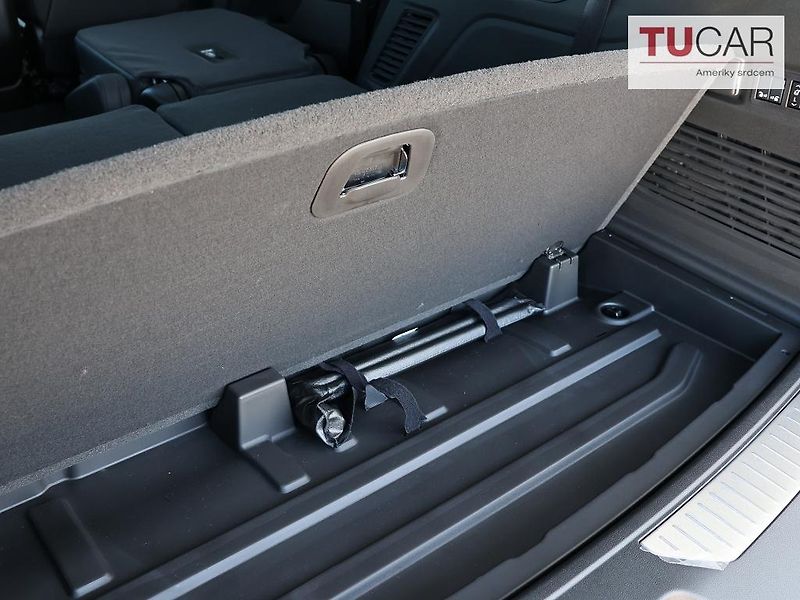 GMC Yukon (2026) Denali 6.2 V8  - fotka 41 z 47