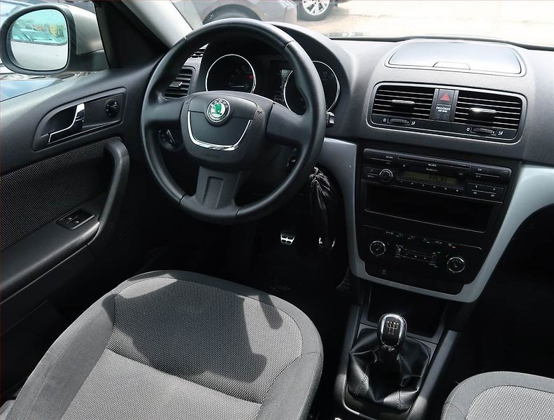 Škoda Yeti (2011) 2.0 TDI, Serv.kniha, Tempomat - fotka 7 z 18