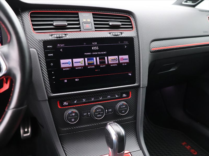 Volkswagen Golf 2,0 TSI GTI 180kW Performance - fotka 17 z 29