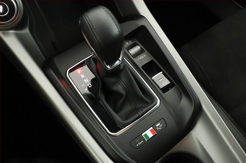 Alfa Romeo Tonale (2023) 1.3T Ibrida PHEV Q4 - fotka 11 z 21