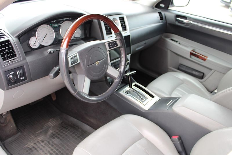 Chrysler 300C (2007) REZERVACE - fotka 9 z 16
