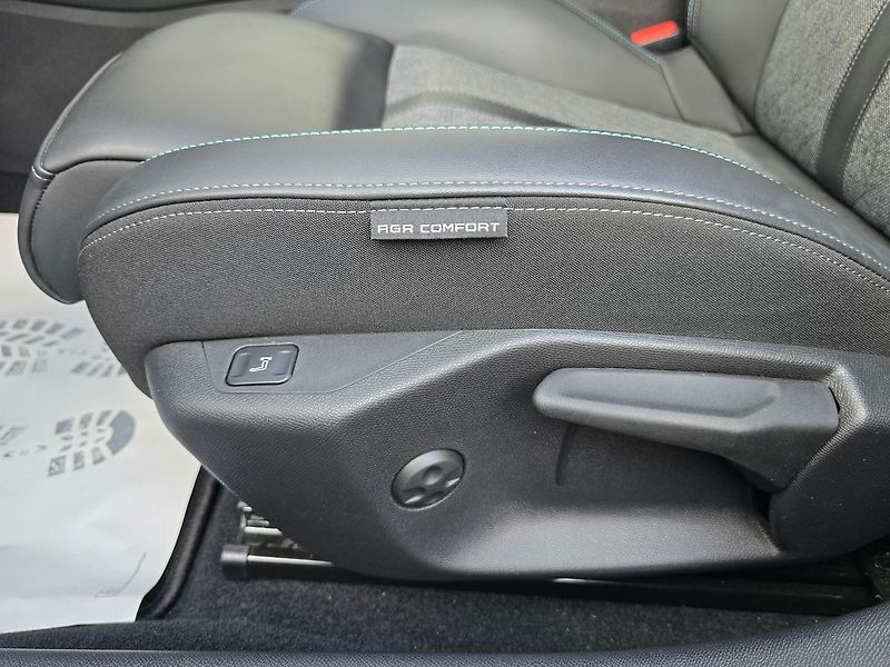 Peugeot 408 ALLURE 96kW KAMERA NAVI ČR-DPH - fotka 43 z 49