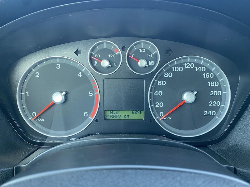 Ford Focus (2006) 1.6TDCi,ESP,EL. SEDAČKY - fotka 17 z 31