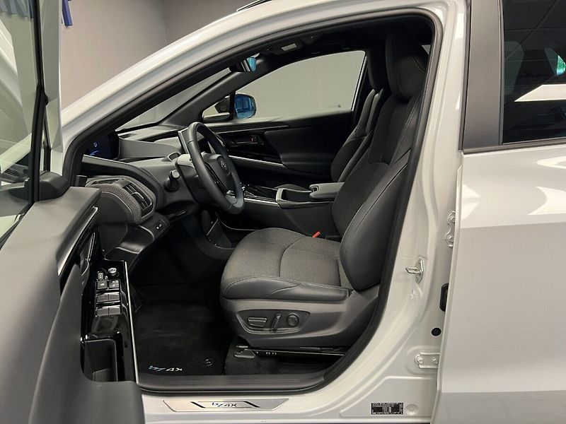 Toyota bZ4X PRESTIGE AWD - fotka 9 z 18