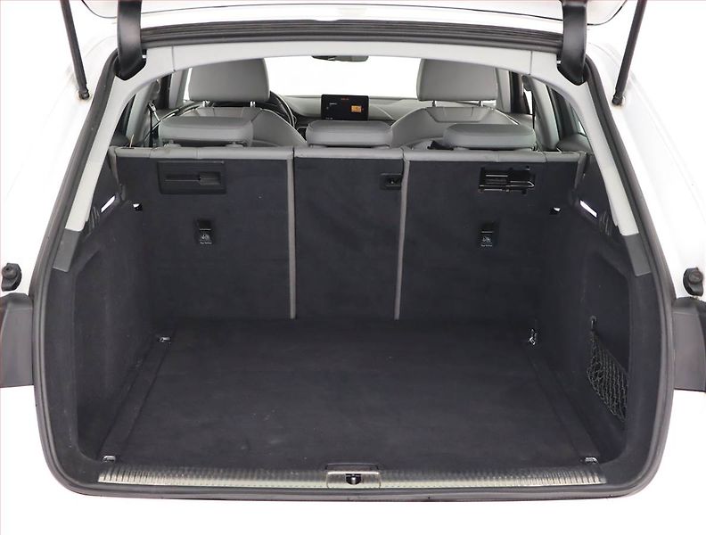 Audi A4 (2019) 40 TDI, Automat, Serv.kniha - fotka 14 z 23