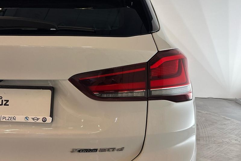 BMW X1 xDrive20d - fotka 4 z 12