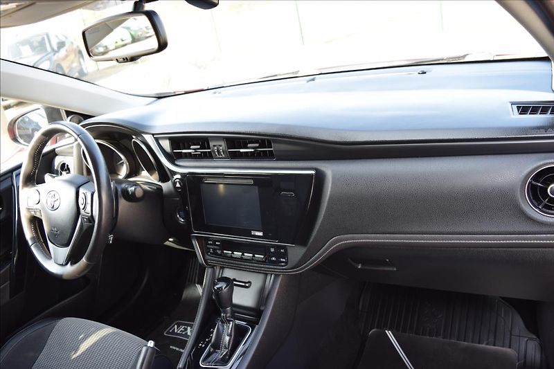 Toyota Auris 1,2 i 85KW XENONY AUTOMAT ALU - fotka 22 z 55