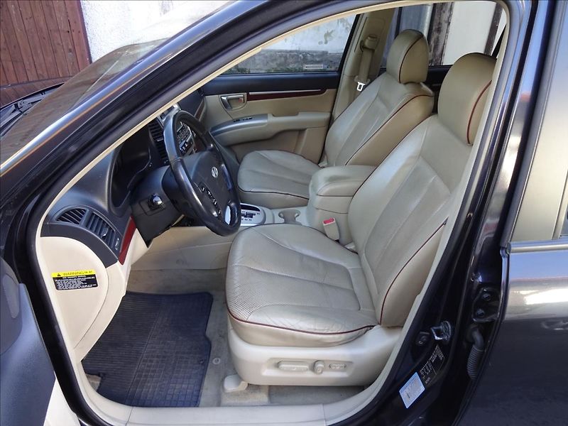 Hyundai Santa Fe 2.2 CRDI 114kW 4x4 AUTOMAT - fotka 16 z 55