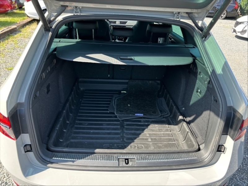 Škoda Superb 2,0 TDI 110 Sportline DSG - fotka 6 z 11