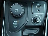 Jeep Compass (2019) 1.4 MultiAir, 4X4, Automat - náhled 20