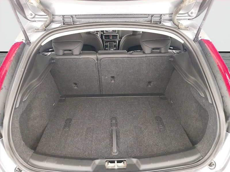Volvo V40 (2019) 2.0 D3, Automat, Serv.kniha - fotka 14 z 21