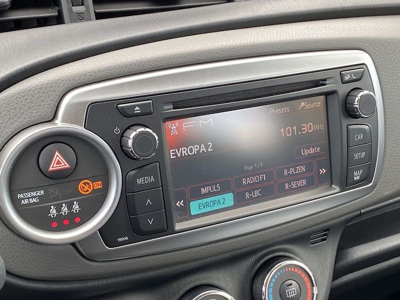 Toyota Yaris 1.33i, ČR, Active, manual - fotka 18 z 24