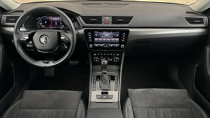 Škoda Superb 2.0 TDI DSG Style Combi - fotka 8 z 30