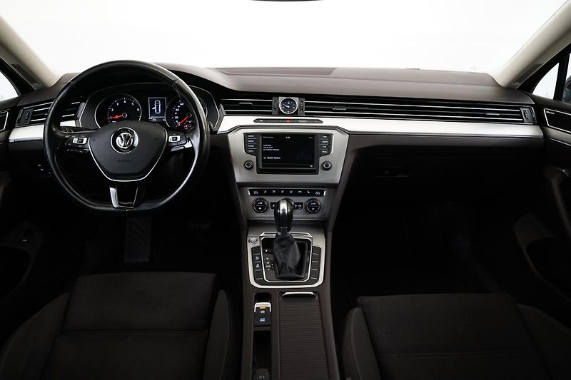 Volkswagen Passat - fotka 5 z 27