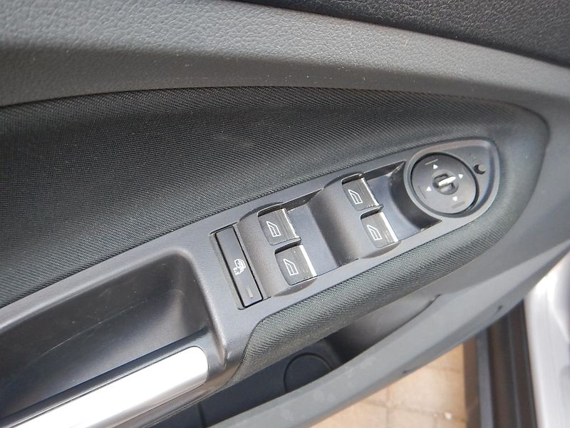 Ford Grand C-MAX 1.6 TDCi, DIGIKLIMA, 7 MÍST - fotka 16 z 28