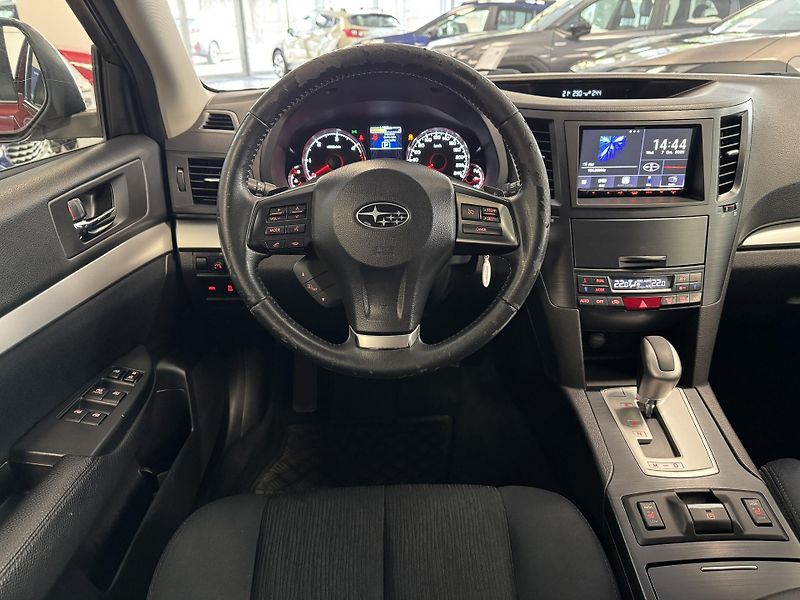 Subaru Outback 2.0D Comfort Cross Line CVT,CZ - fotka 17 z 50