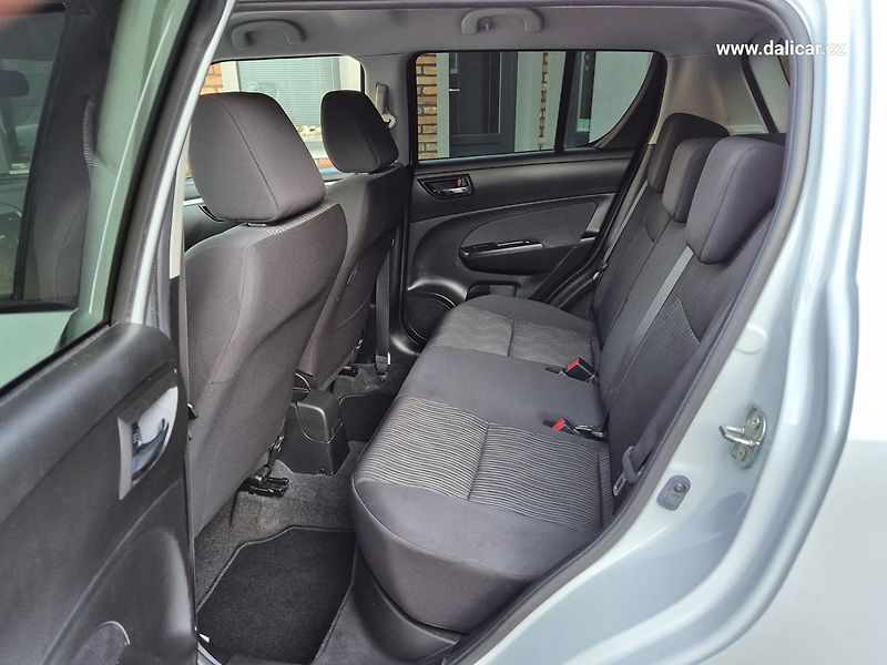 Suzuki Swift (2011) 1.2i 69KW 4x4 klima - fotka 38 z 52