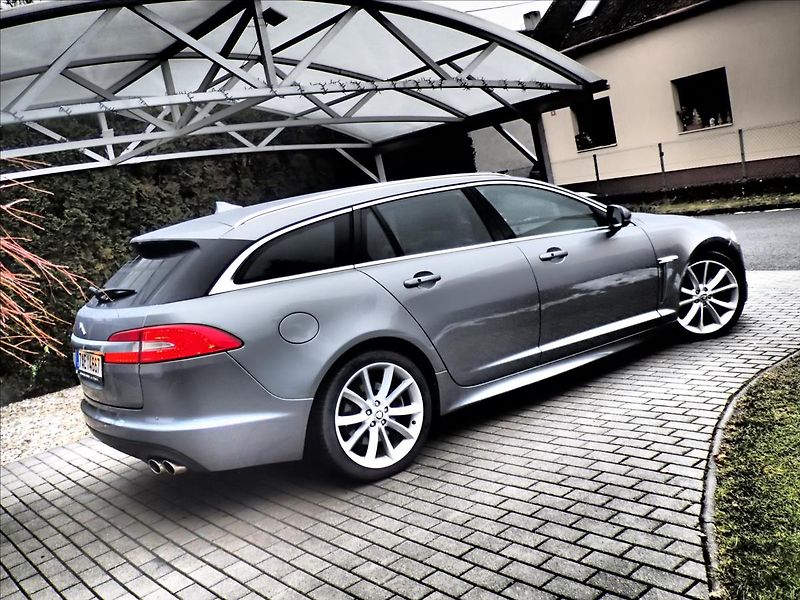 Jaguar XF 3,0 ČR, Automat, Navigace - fotka 4 z 46