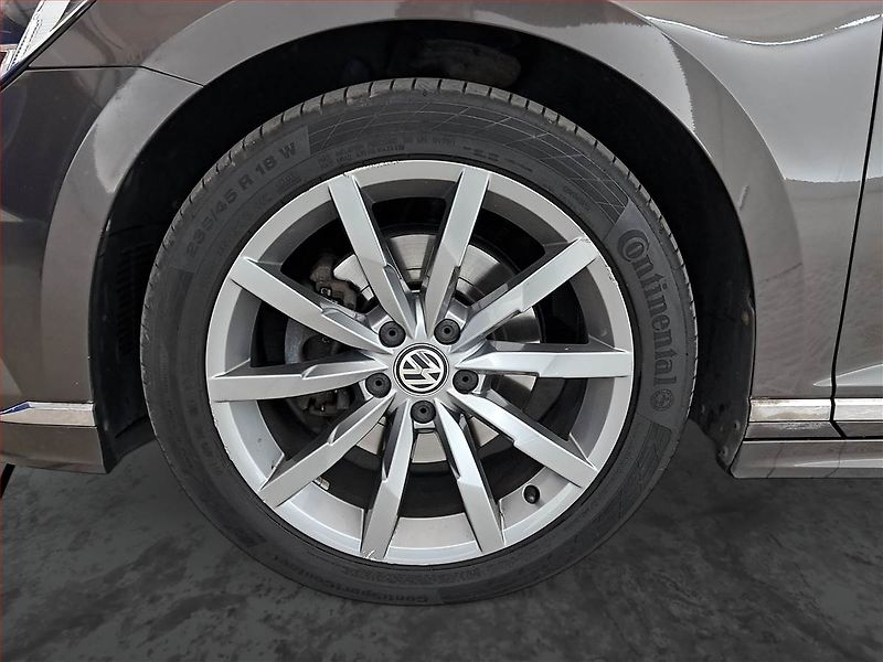 Volkswagen Passat (2018) R-Line 2.0 TDI, Automat, ČR - fotka 15 z 18