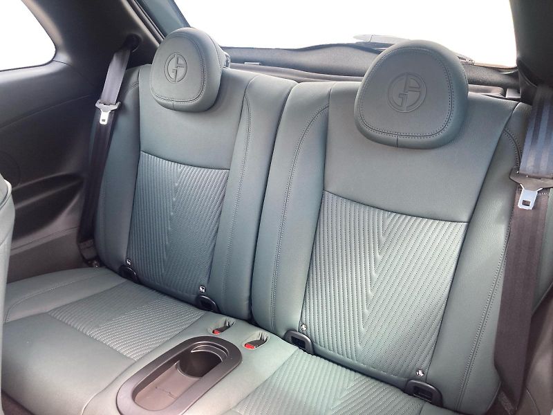Fiat 500 (2026) Giorgio Armani Hatchback 118k  - fotka 13 z 15