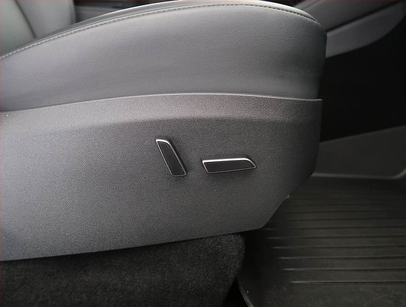 Tesla Model Y (2023) Long Range AWD 79kWh, SoH 94% - fotka 31 z 33