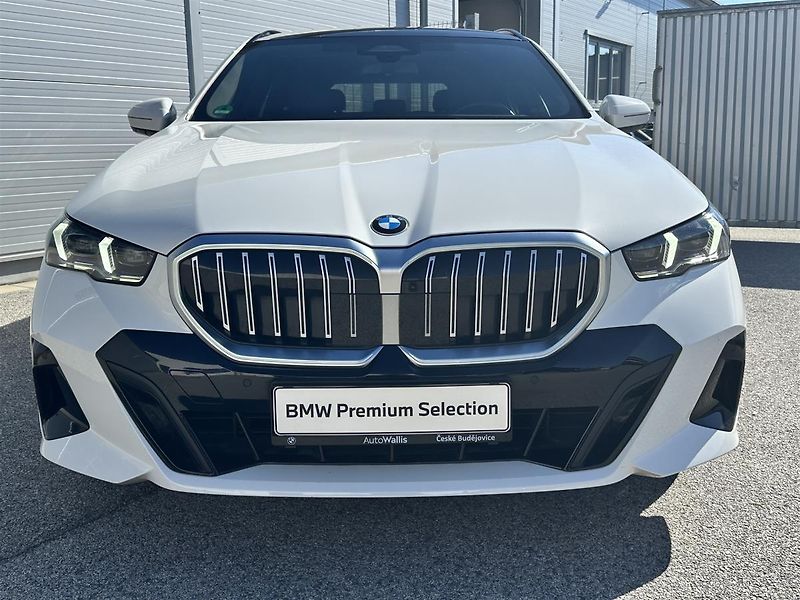 BMW Řada 5 520d Touring - fotka 13 z 16