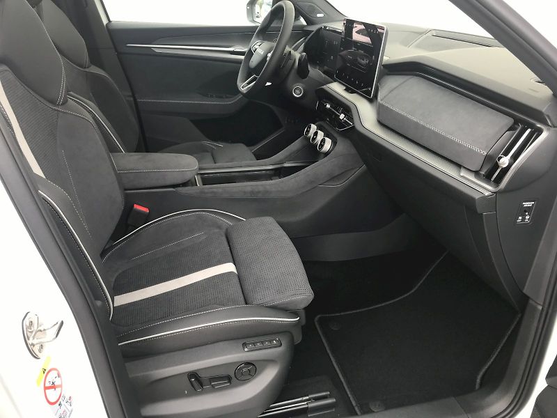 Škoda Kodiaq (2025) SPORTLINE 4X4 TD 142/2.0 A7A - fotka 14 z 27