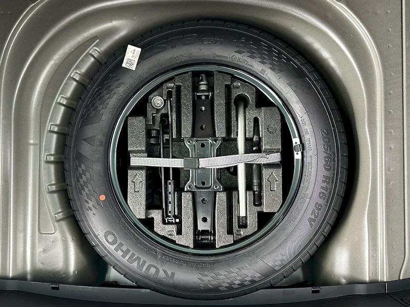 Škoda Octavia (2025) Combi DSG 2.0TDI 110kW SportLi - fotka 32 z 33