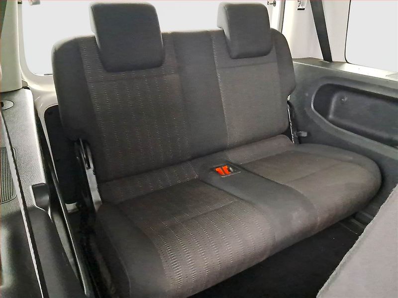 Volkswagen Caddy (2016) Comfortline 2.0 TDI, 7Míst - fotka 16 z 20