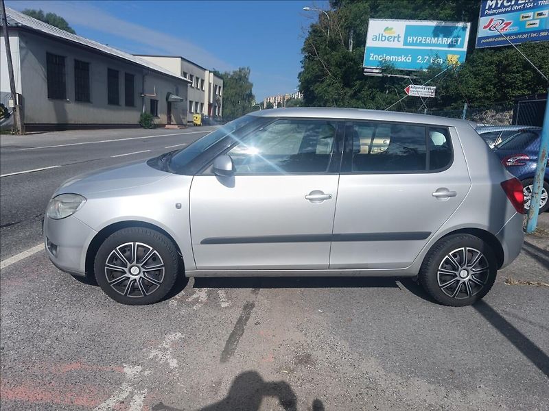 Škoda Fabia 1,4 i - fotka 6 z 21