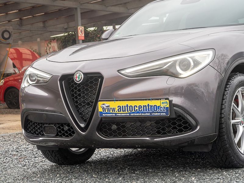 Alfa Romeo Stelvio (2023) 2.0T Q4 MAT - NAVI - fotka 10 z 62
