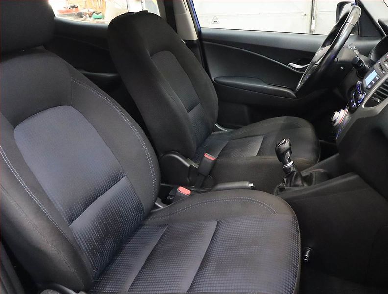 Hyundai ix20 (2013) 1.4 CRDi - fotka 9 z 15