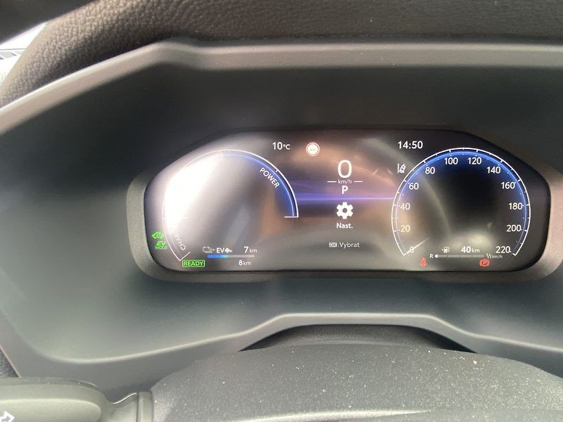 Toyota RAV4 2.5 Plug-in Hybrid Executive - fotka 19 z 28