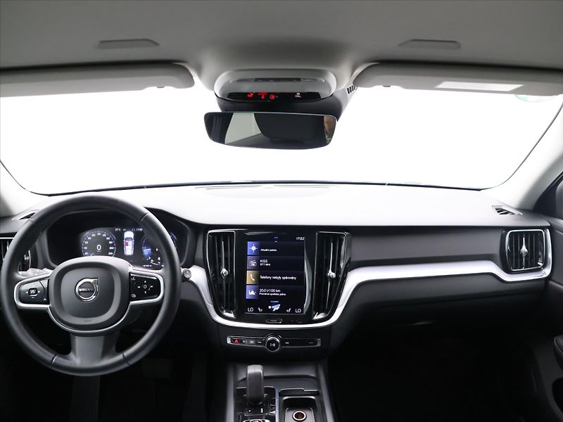 Volvo V60 2,0 B4 AWD Cross Country DPH - fotka 28 z 36