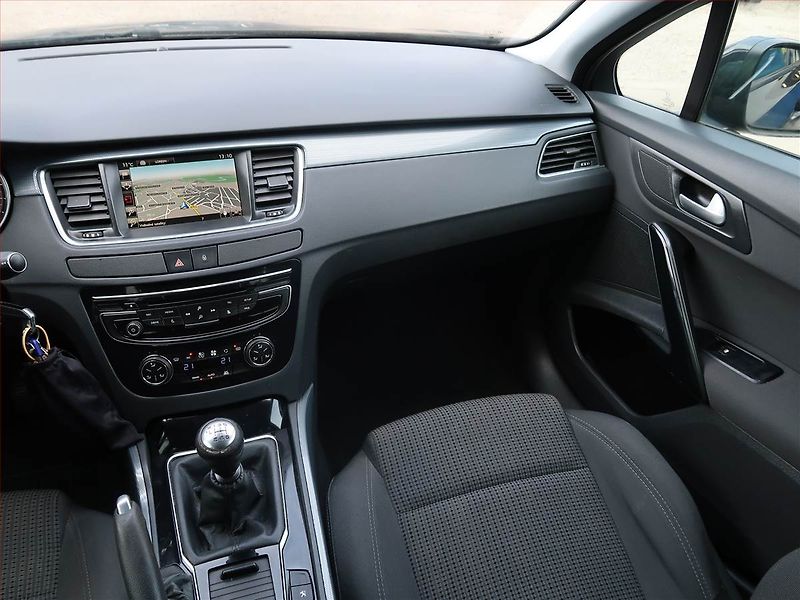 Peugeot 508 (2016) 2.0 BlueHDi, Navi, Tempomat - fotka 8 z 17