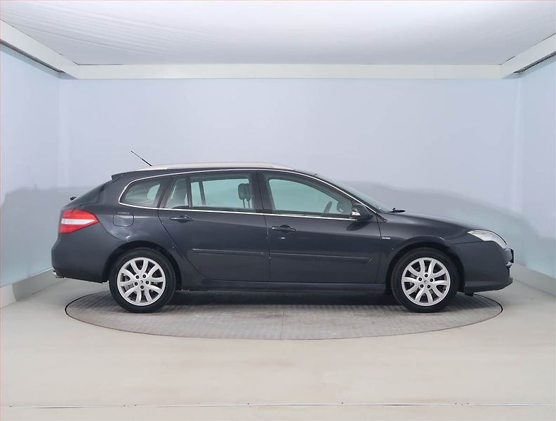 Renault Laguna (2008) 2.0 dCi, Tempomat - fotka 6 z 17