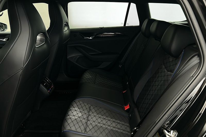 Volkswagen Passat TDI 4M R-Line DCC NezT IQ 360 - fotka 11 z 27