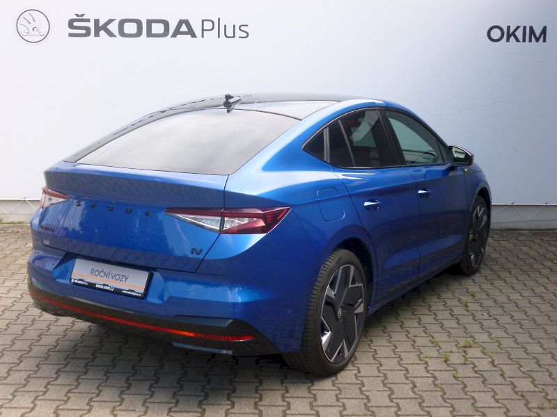 Škoda Enyaq (2022) 82 kWh RS 4x4 - fotka 2 z 38